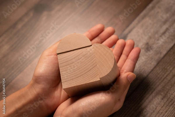 Obraz 手の中の積み木のハート
