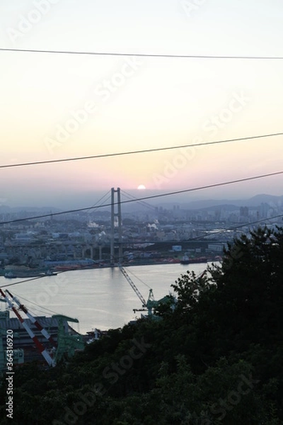 Fototapeta 울산 해변가 공장 주변 표현입니다.