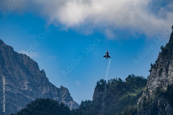 Fototapeta Dassault Rafale in Schweizer Bergen Swiss Mountains 