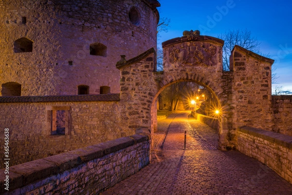 Fototapeta Wejście do zamku Querfurt w Saalekreis wieczorem