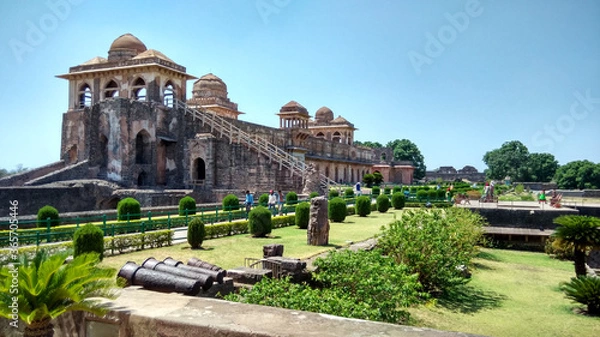 Fototapeta The Jahaj Mahal (jahaj means Ship, Mahal means Building) build in 15th century is situated at Mandu, Mandavgarh, Madhya pradesh, India