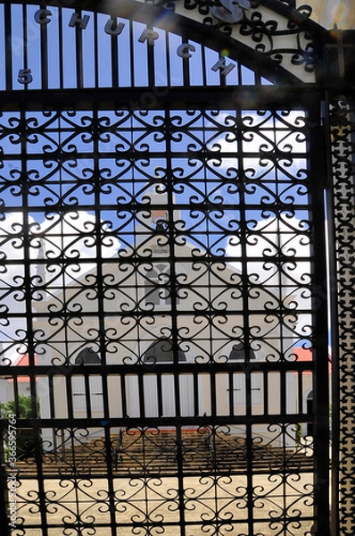 Obraz The Church Behind the Gate