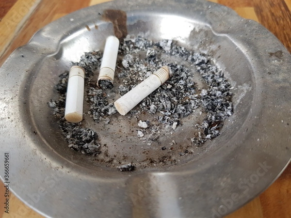 Obraz Ashtray With Ashes and Cigarettes
