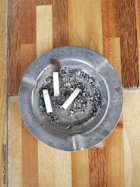 Obraz Ashtray With Ashes and Cigarettes