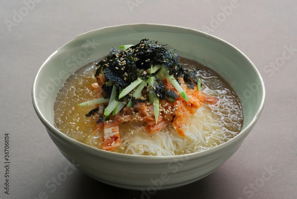 Fototapeta 차가운 김치국수