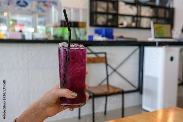 Fototapeta Butterfly pea juice with lemon