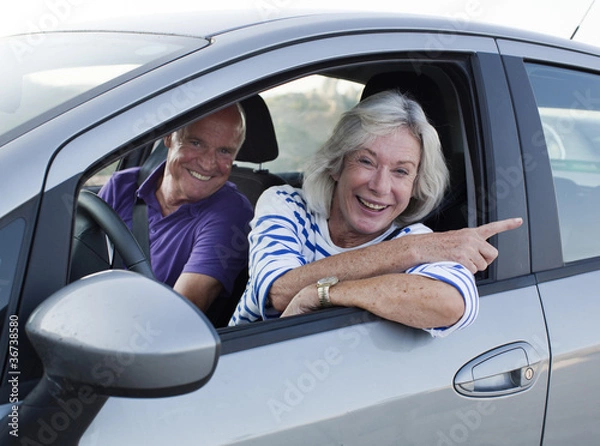 Obraz conductrice senior heureuse