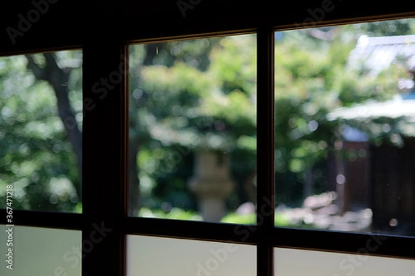 Obraz 日本家屋、窓からの景色