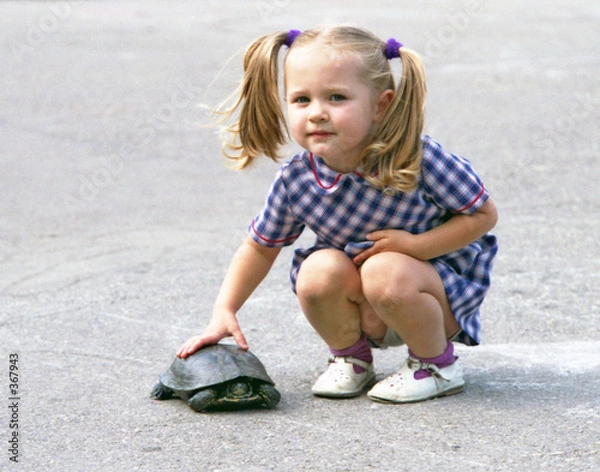 Obraz a girl with the turtle