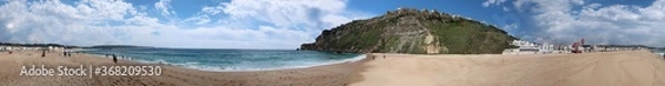 Obraz Panorama Nazaré z plażą, domami i Oceanem Atlantyckim