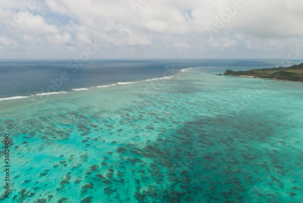 Fototapeta 日本の石垣島でパラグライダーをして遊んだ