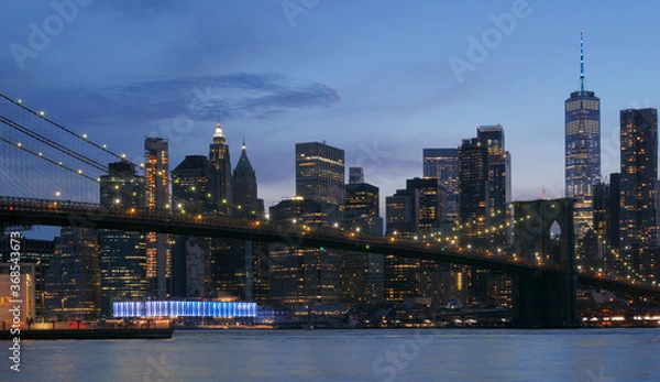 Obraz landscape of lower manhattan with Brooklyn bridge  east river at night time
