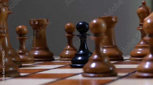 Obraz black pawn with escape route