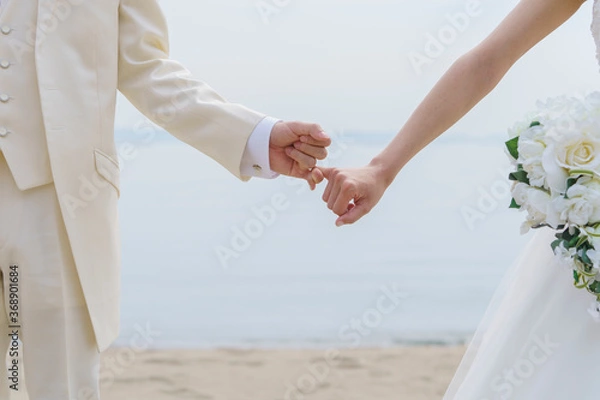 Obraz 結婚式 wedding はなよめ お見合い 手を繋ぐ カップル