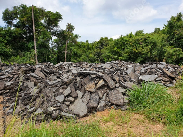 Fototapeta texture asphalt pieces, shot in the preparation of the old road to the new coverage. dismantling.