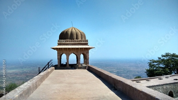 Fototapeta The beautiful view of Rani Roopmati Mahal (Queen Roopmati Palce)  from the terrace, at Mandu,Mandav, Madhya Pradesh, India. Its a place of relax in wind