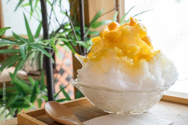 Fototapeta マンゴーかき氷　mango　shaved ice　crashed ice