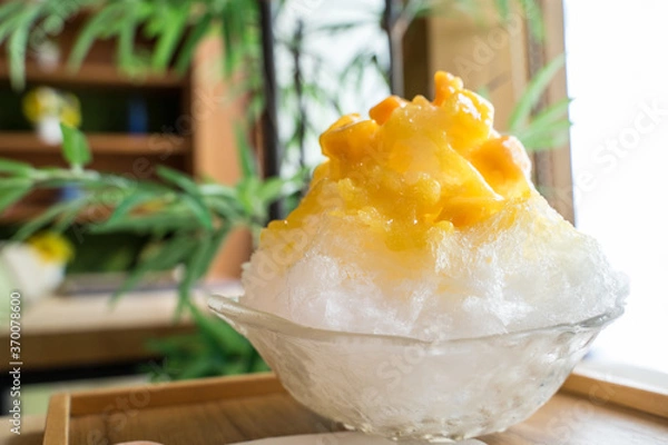 Fototapeta マンゴーかき氷　mango　shaved ice　crashed ice