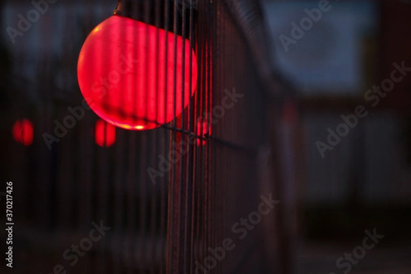 Fototapeta red light bulb