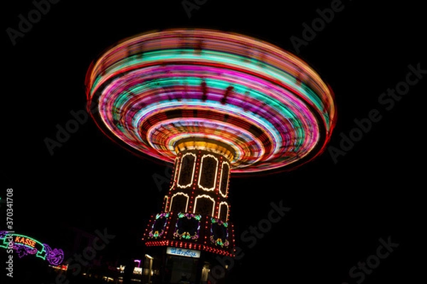 Obraz Chain carousel at night 🎡