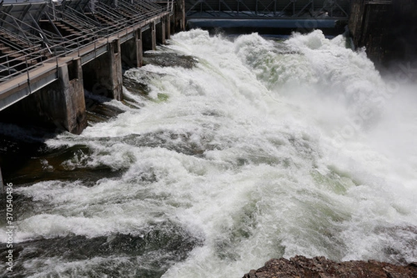 Obraz Post Falls hydroelectric project on the Spokane River in northern Idaho.