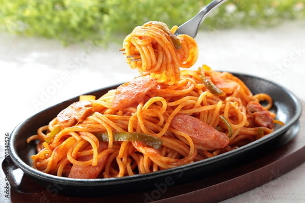 Obraz 鉄板ナポリタンを食べる