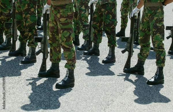 Fototapeta Soldiers in army Parade