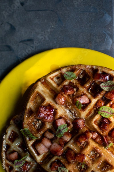 Obraz Waffles con tocino gourmet