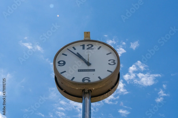 Obraz 青空の下のアナログ時計