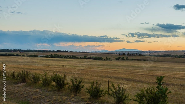 Obraz Sunset on the Colorado Eastern Plains near Denver includes this majestic view of Pikes Peak
