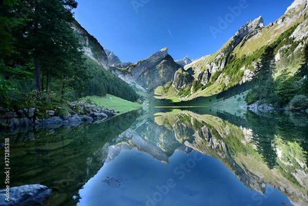 Obraz Seealpsee z Säntis w masywie Alpstein