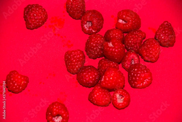 Fototapeta red raspberries background
