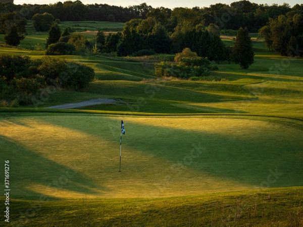 Obraz sunrise over golf course