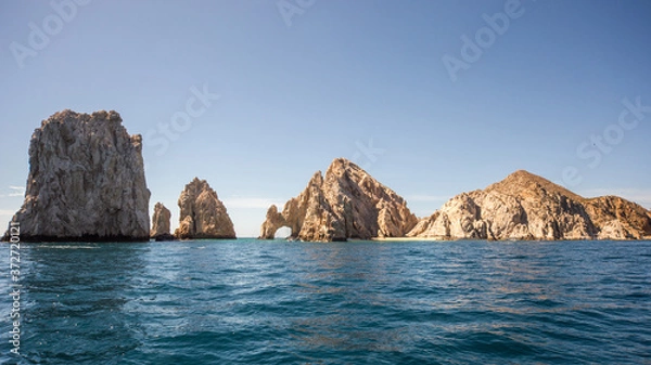 Fototapeta The arch of Cabo San Lucas, is a distinctive rock formation at the southern tip of Cabo San Lucas, which is itself the extreme southern end of Mexico's Baja California Peninsula. 