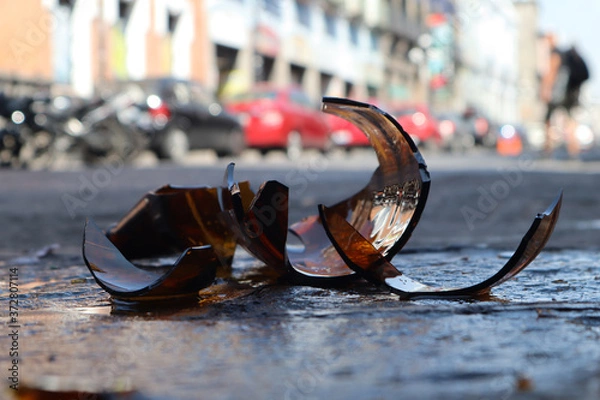Obraz Smashed glass beer bottle in the floor in Mexican City