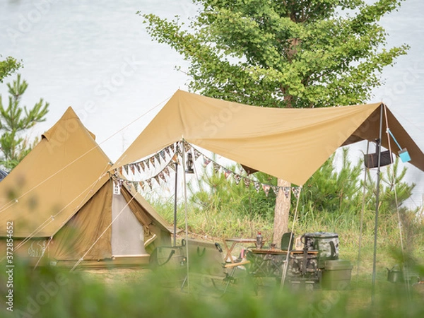 Fototapeta 湖畔のキャンプ風景