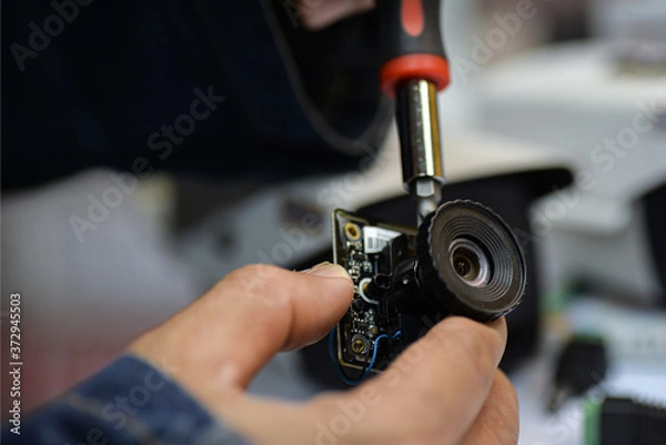 Obraz Technician repair cctv camera .