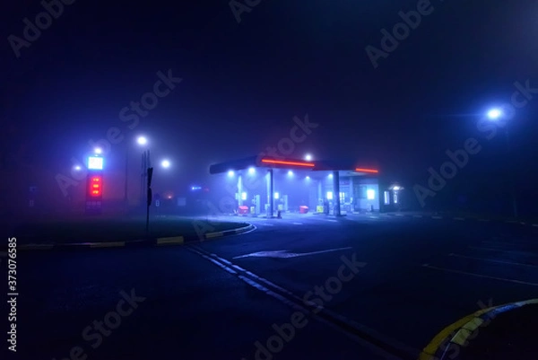 Obraz Night gas station in the fog	