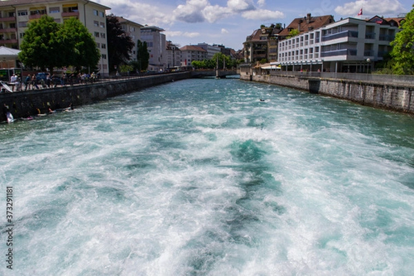 Fototapeta view of the seething river in the city of Thun in Switzerland