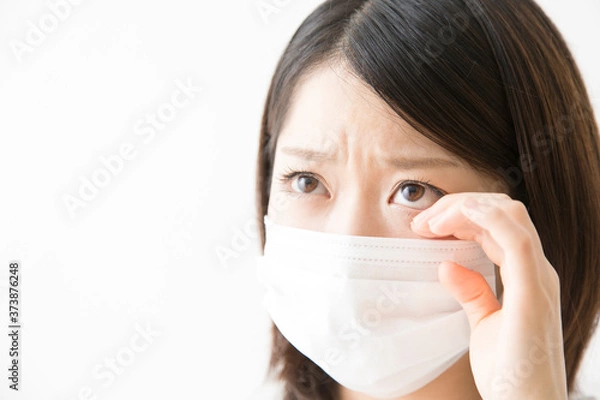 Fototapeta 花粉症の女性