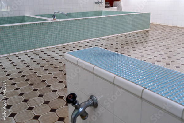 Fototapeta 銭湯公衆浴場の洗い場
