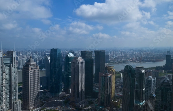 Obraz 上海のビル群　夏の青空