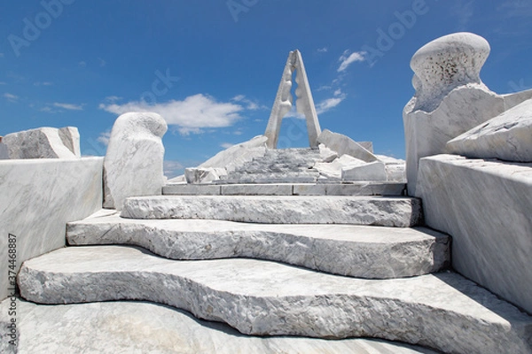 Obraz 未来心の丘（みらいしんのおか） -白い大理石の庭園- 耕三寺