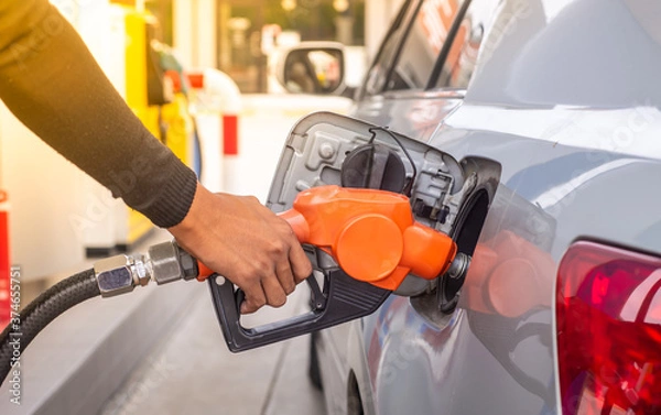Obraz filling the gas tank