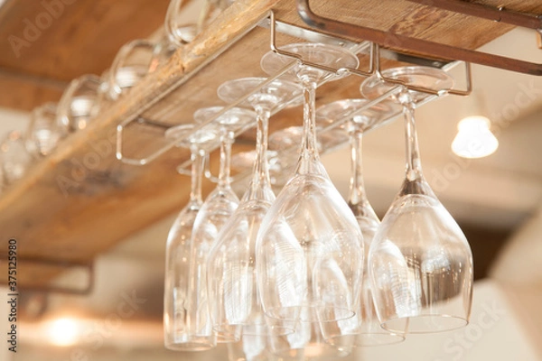 Fototapeta 食器棚のグラス