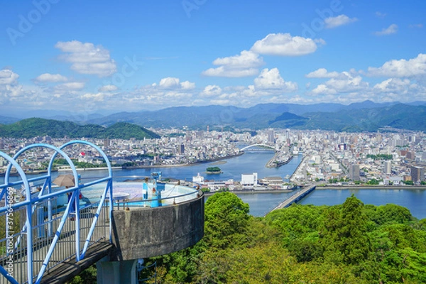 Obraz 五台山展望台と眼下に広がる高知の市街地