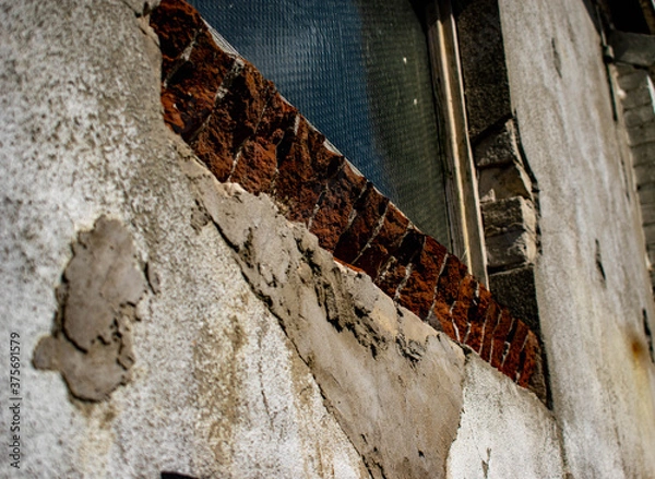 Obraz windows in broken brick wall