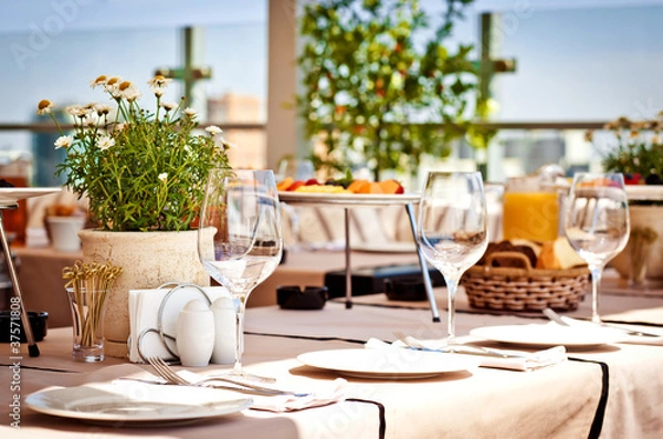 Obraz Podawany stół w Summer Cafe