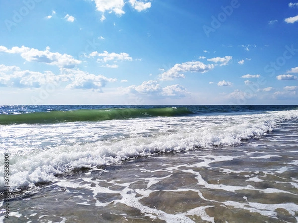 Fototapeta seashore with big waves
