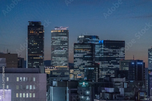 Fototapeta 都市景観　夜　ライト　夜景　ビル　都会